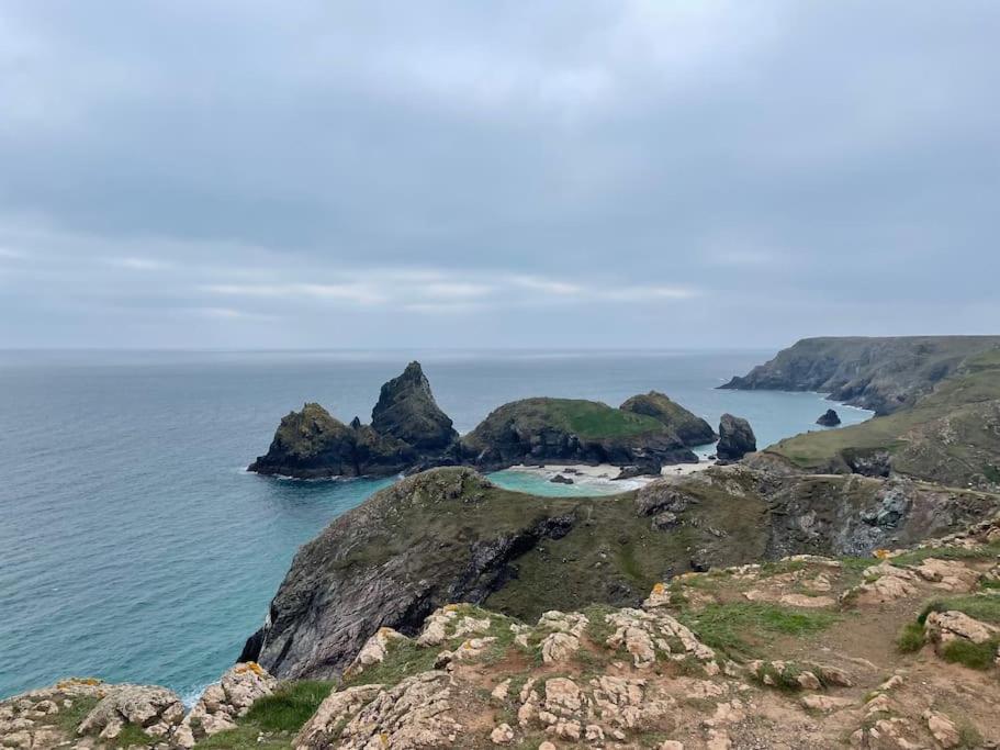 Апартаменти Studio, Ideally Located At Beautiful Lizard Point, Cornwall Гелстон Екстер'єр фото