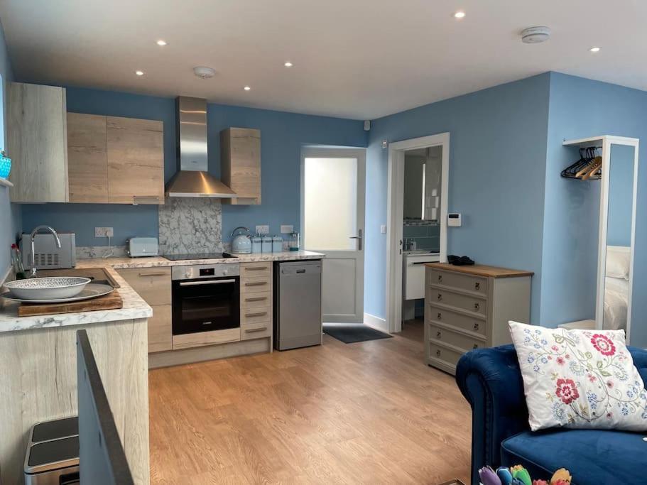 Апартаменти Studio, Ideally Located At Beautiful Lizard Point, Cornwall Гелстон Екстер'єр фото